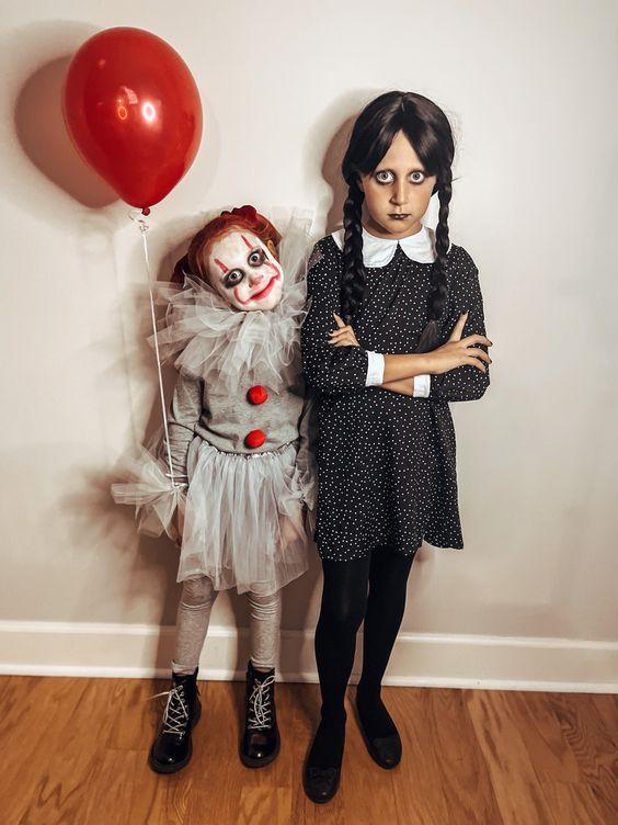 πως-να-φτιάξετε-βήμα βήμα-παιδική αποκριάτικη στολή-Wednesday-Απόκριες 2024-