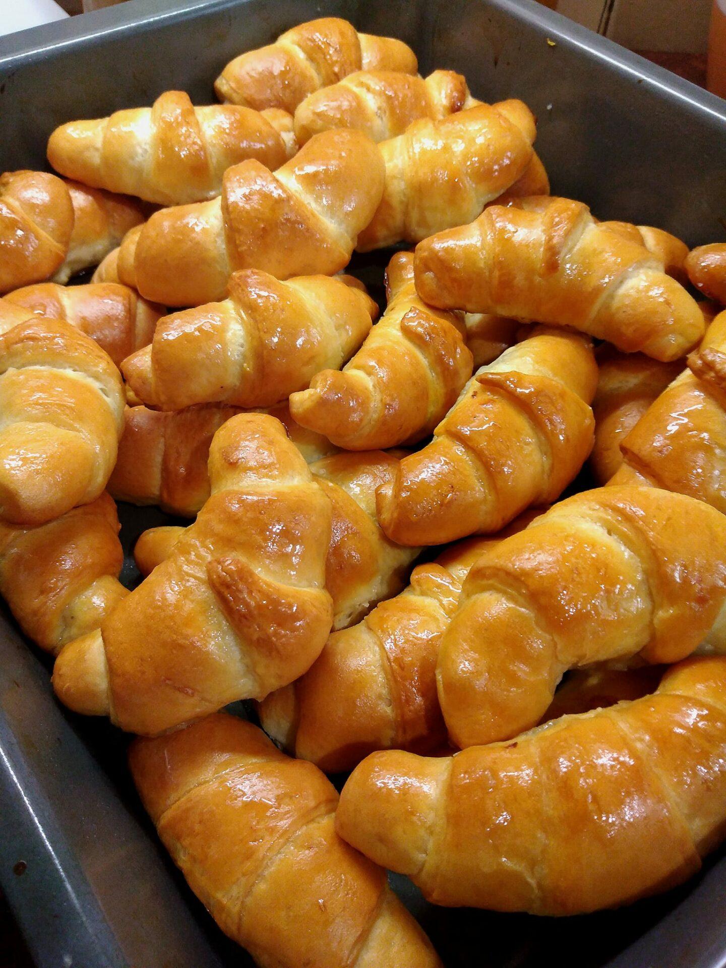 σιροπιασμένα-κρουασάν-με-σοκολάτα-συνταγή- σιροπιασμένα-κρουασάν-με-σοκολάτα-συνταγή-