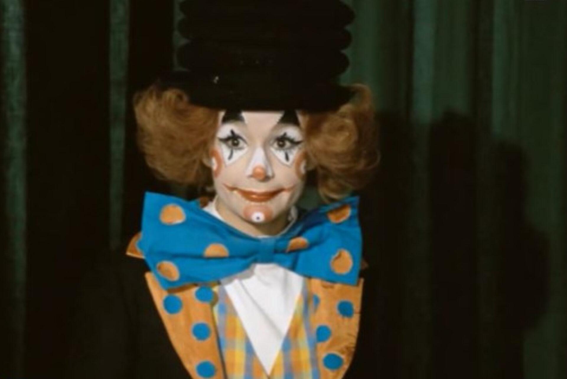 Ελληνικός κινηματογράφος: Οι αγαπημένοι μας πρωταγωνιστές ντυμένοι μασκαράδες