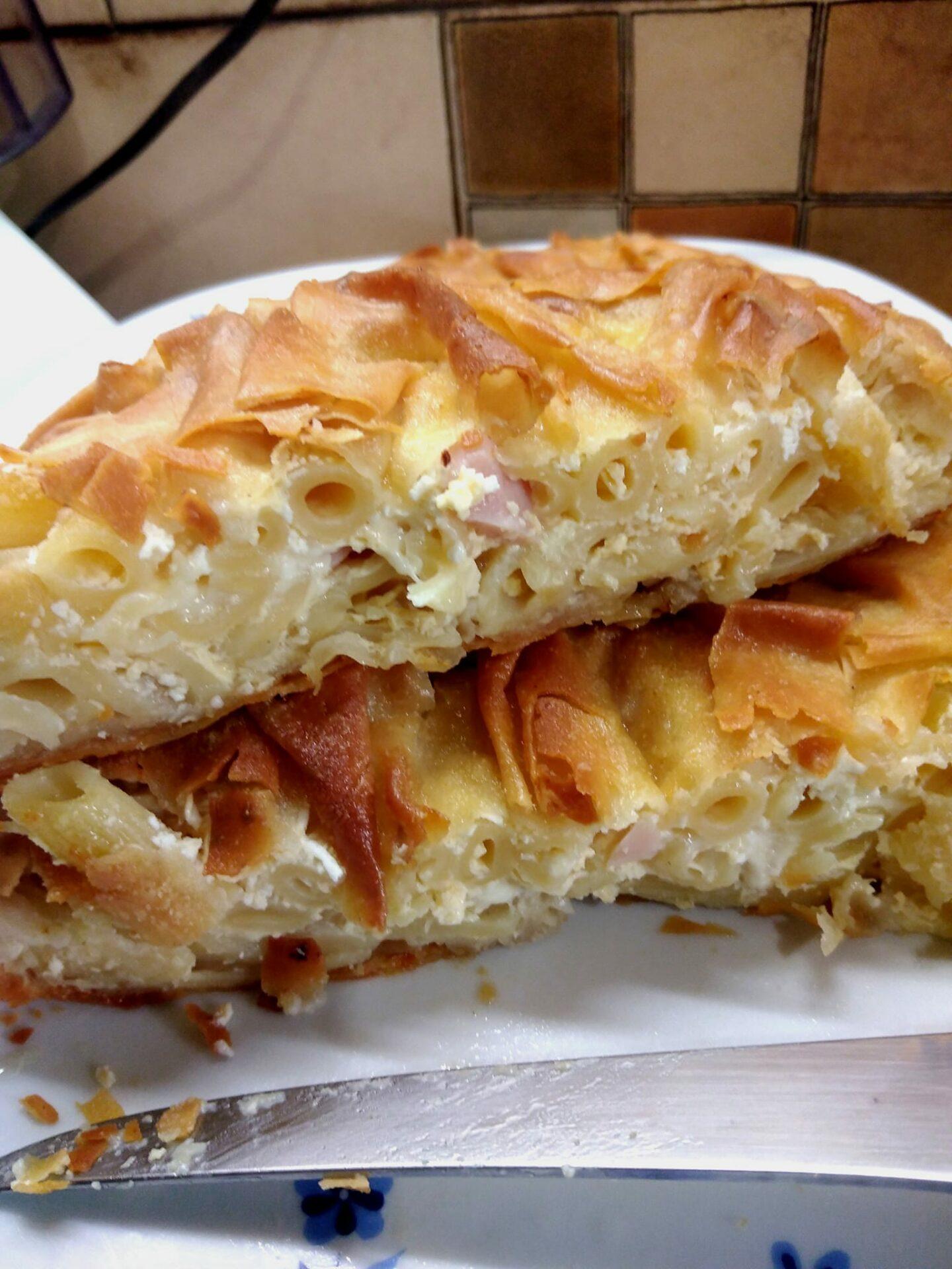 μακαρονόπιτα-με-χωριάτικο φύλλο-συνταγή-