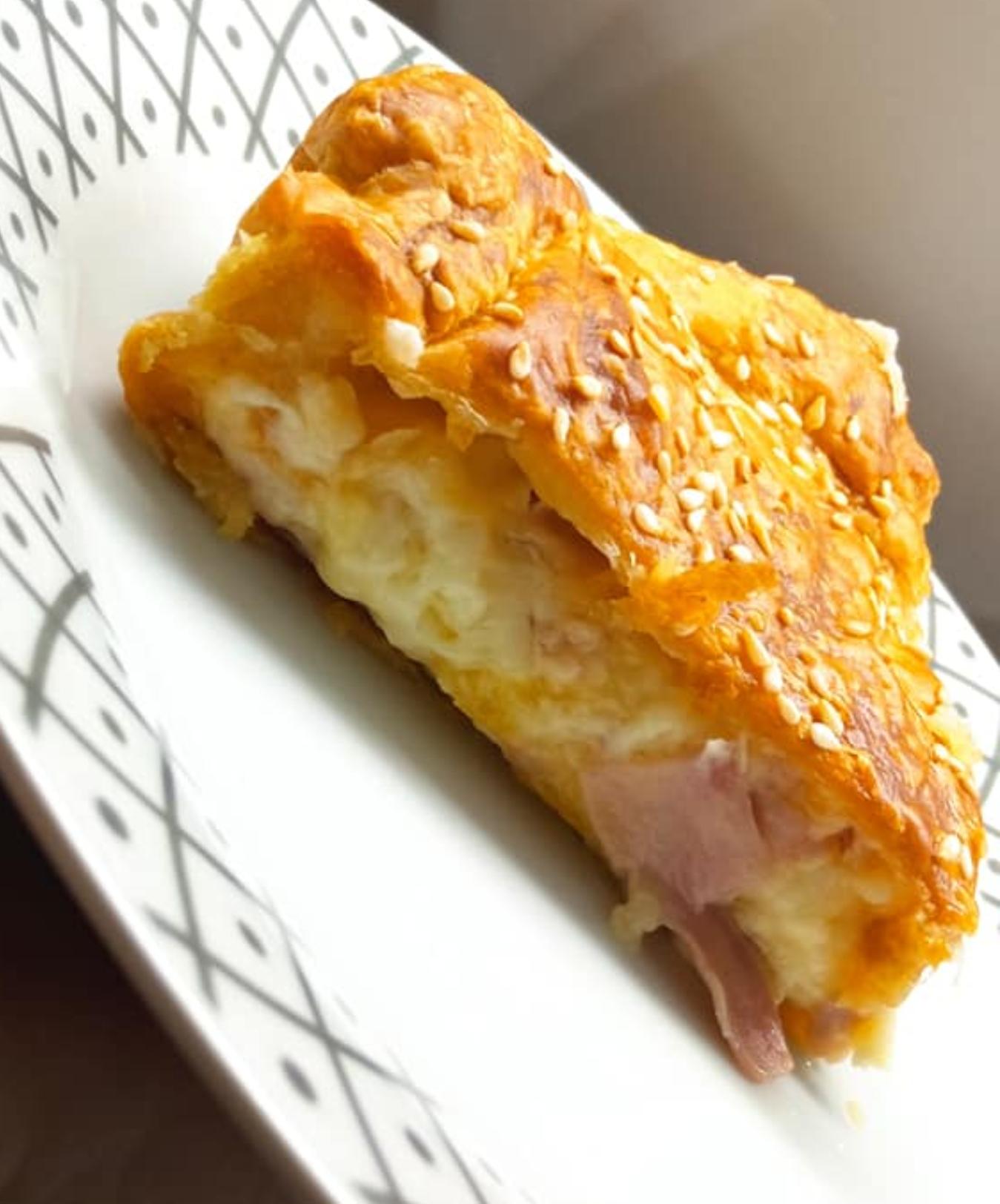 Ζαμπονοτυρόπιτα για τη Τσικνοπέμπτη