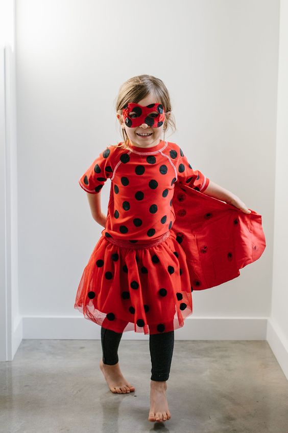 Στολή-Ladybug-για-τα-παιδιά-DIY-ιδέες-οδηγίες-βήμα βήμα-