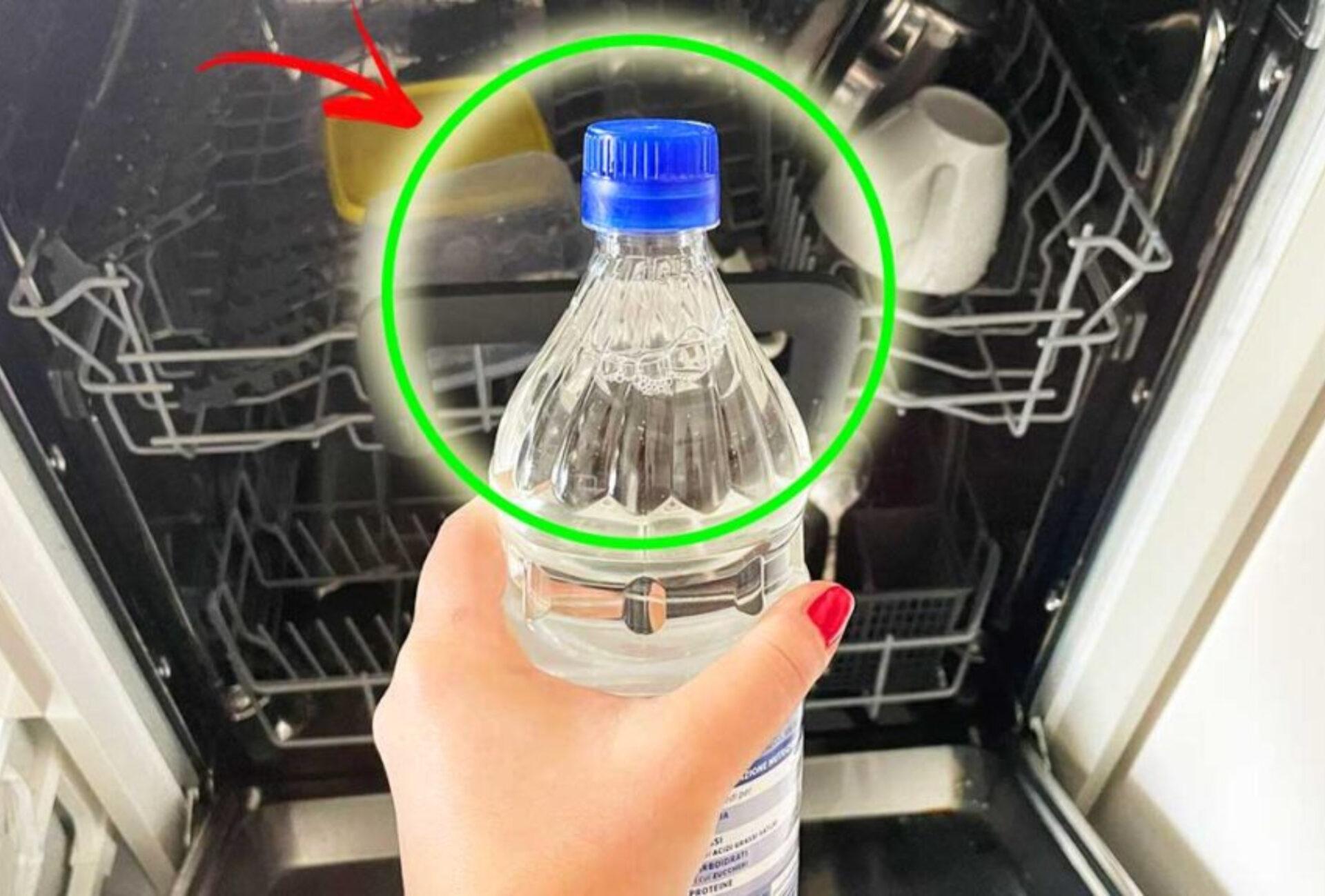 Εξαφανίστε την μυρωδιά αυγού από το πλυντήριο πιάτων με 4 ευκολά κόλπα