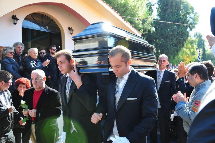 Ήταν σίγουρα Κλασσική περίπτωση κωμικού ηθοποιού : Οι απιστίες στη σύζυγό του, η φροντίδα στα 2 ανάπηρα αδέρφια του και η απεργία πείνας