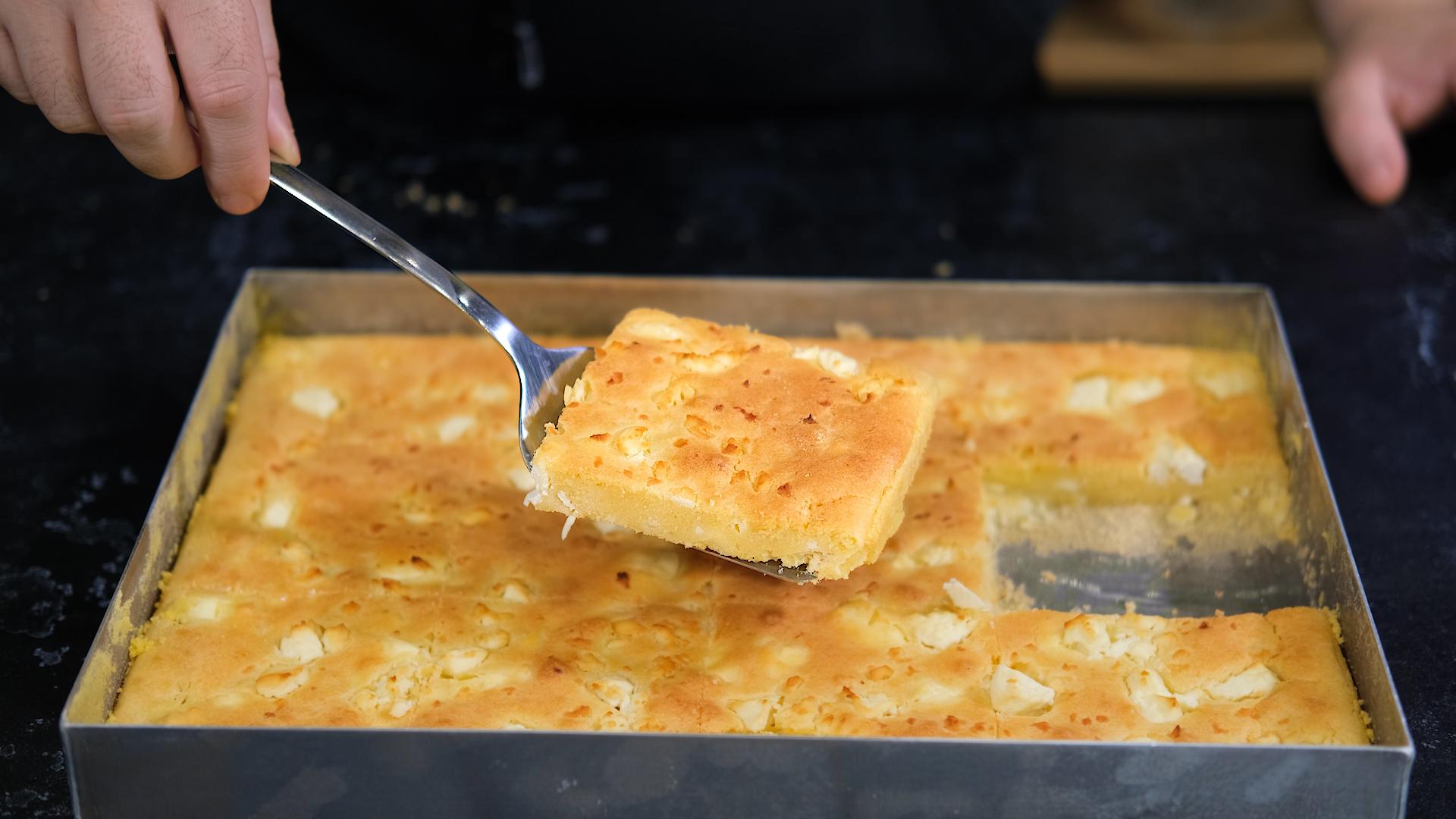 μπομπότα-με-φέτα-για-τη-Τυρινή Εβδομάδα-συνταγή-