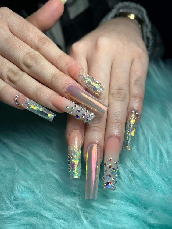 μεγάλα-νύχια-με-στρας-ιδέες-