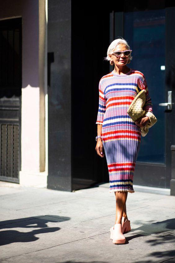 πλεκτό-φόρεμα-σε-παστέλ-και-έντονες αποχρώσεις-ιδέες-