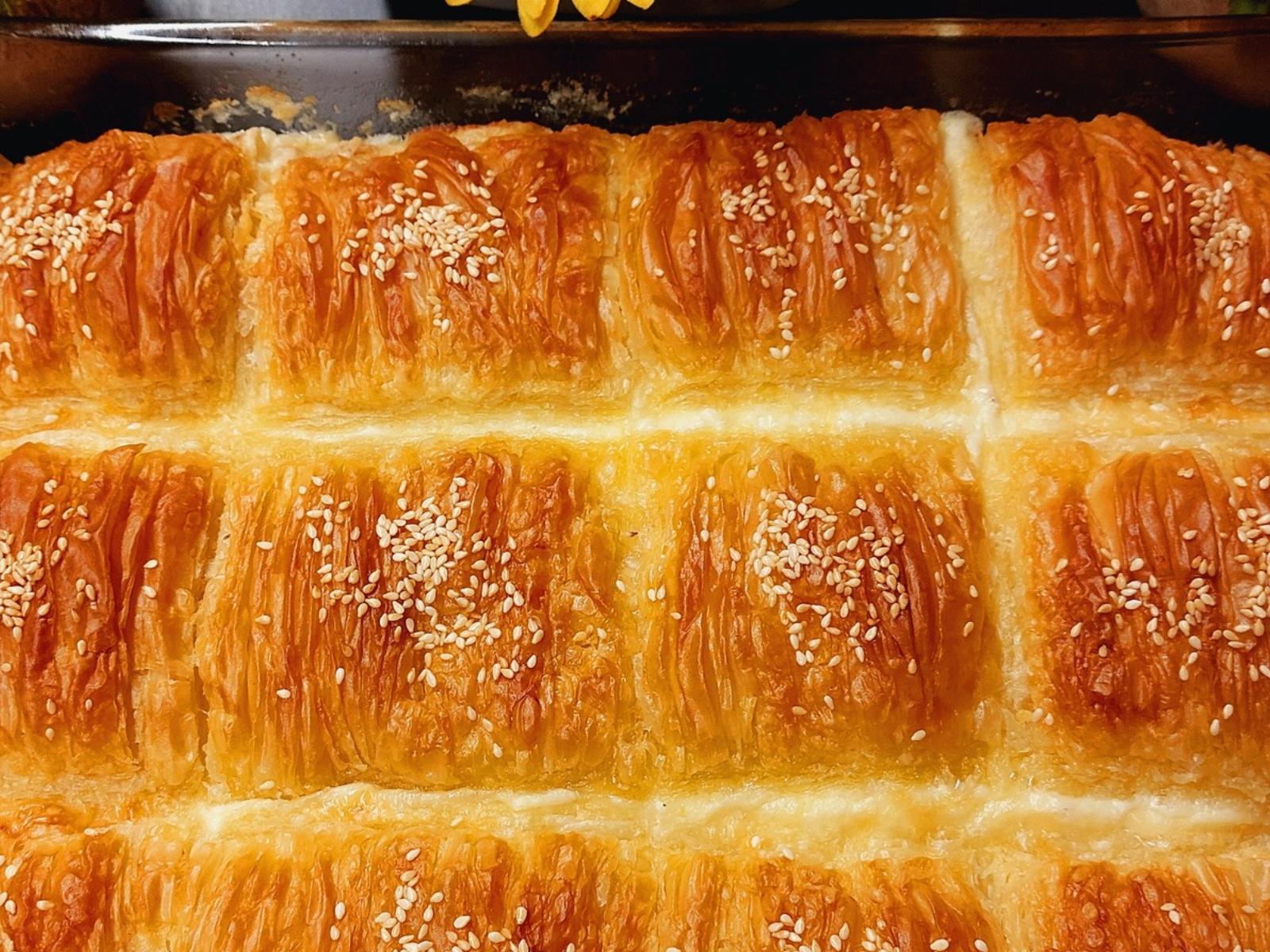 τυρόπιτα-με-φύλλο κρούστας-για-τη-Τυρινή Εβδομάδα-συνταγή-