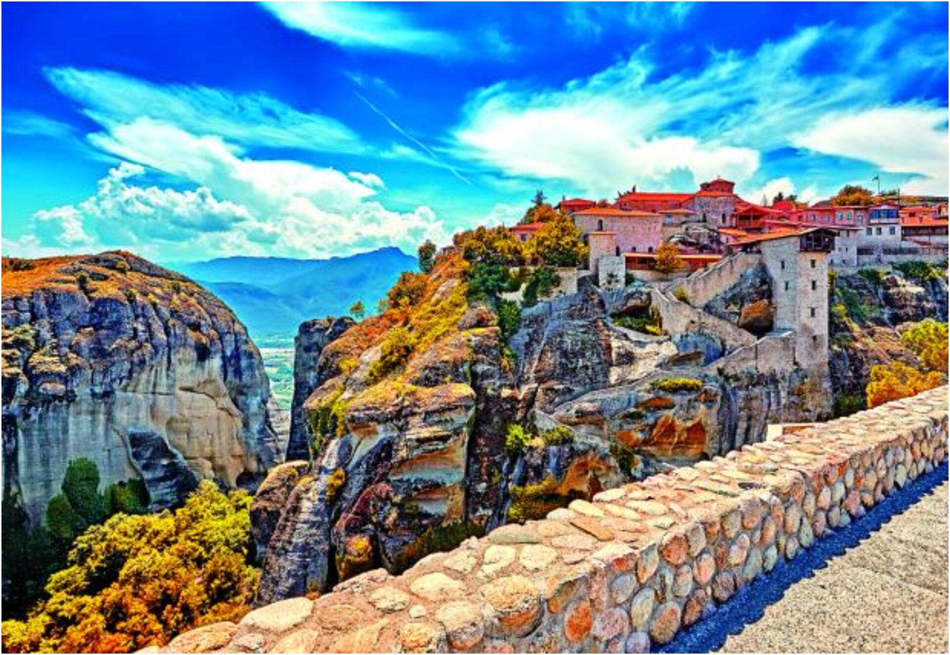 Πάσχα στα Μετέωρα: Η κατανυκτική ατμόσφαιρα και το τελετουργικό στα μοναστήρια είναι μια μοναδική εμπειρία ζωής