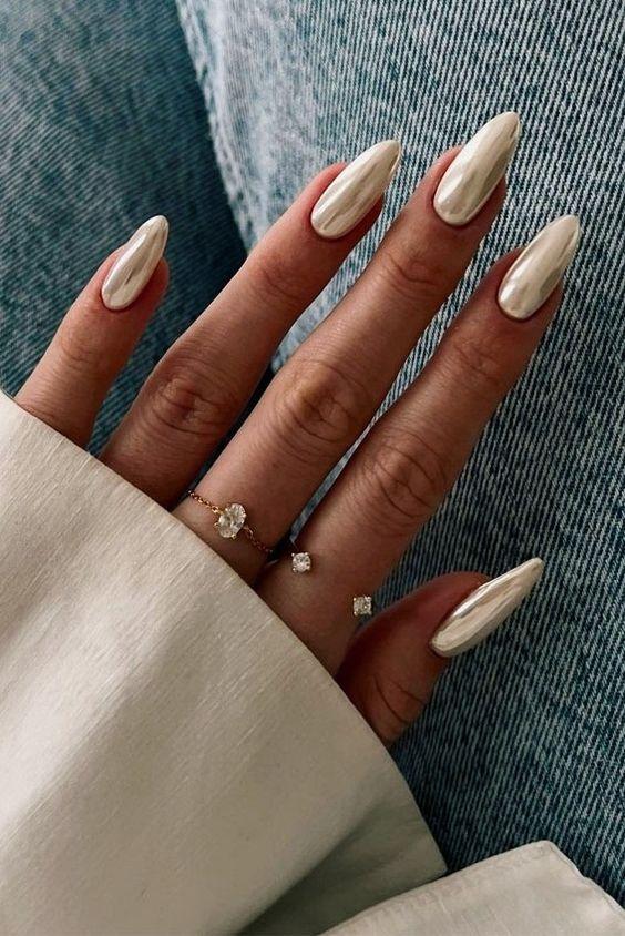 vanilla nails-την-Άνοιξη 2024-τάσεις 2024-ιδέες-