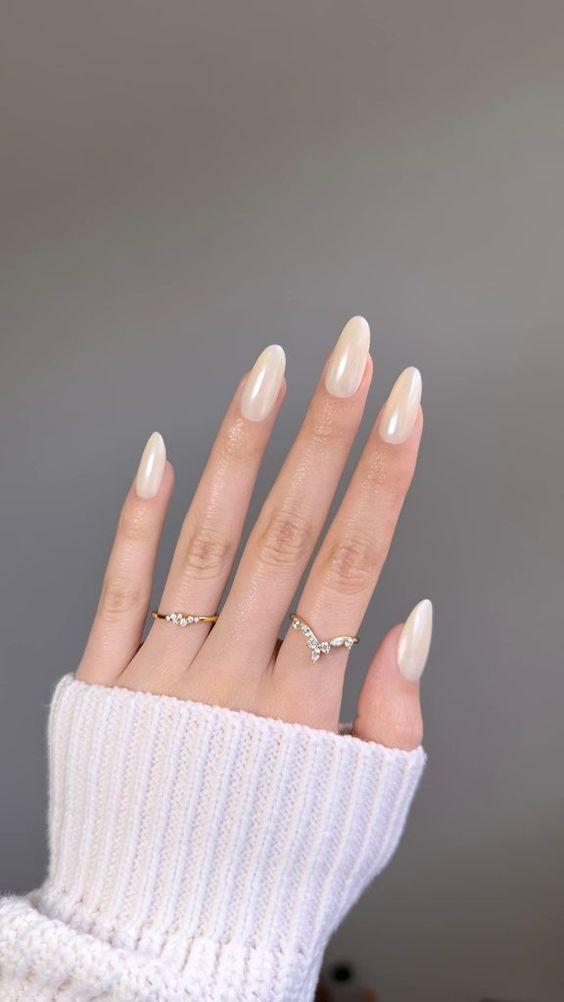 vanilla nails-την-Άνοιξη 2024-τάσεις 2024-ιδέες-