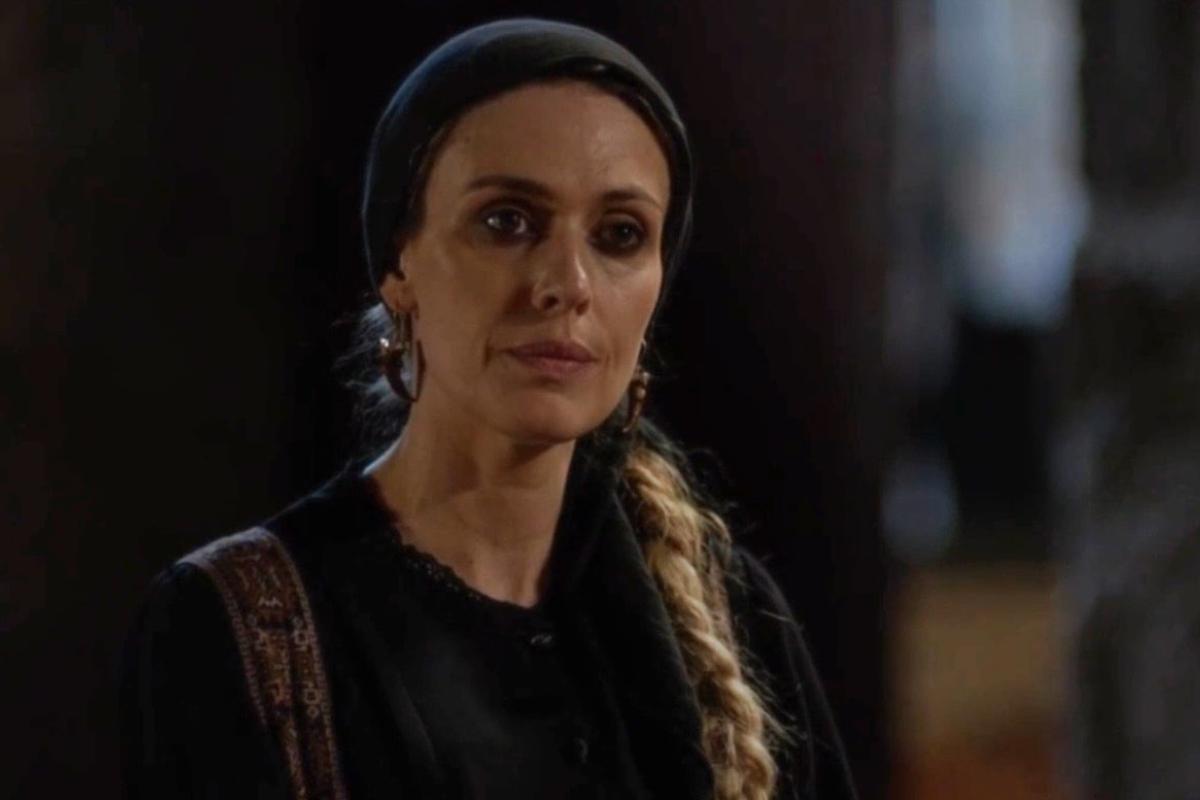 Η Μάγισσα: Η Γερακίνα σώζει το μωρό της Θεοφανώς και το φυγαδεύει μακριά