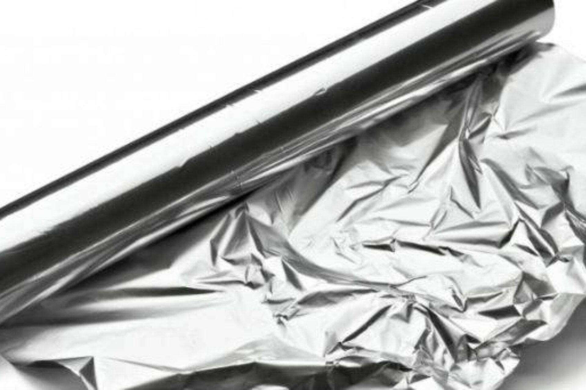 Το κόλπο με το αλουμινόχαρτο στα χέρια που θα σας σώσει από τους πόνους