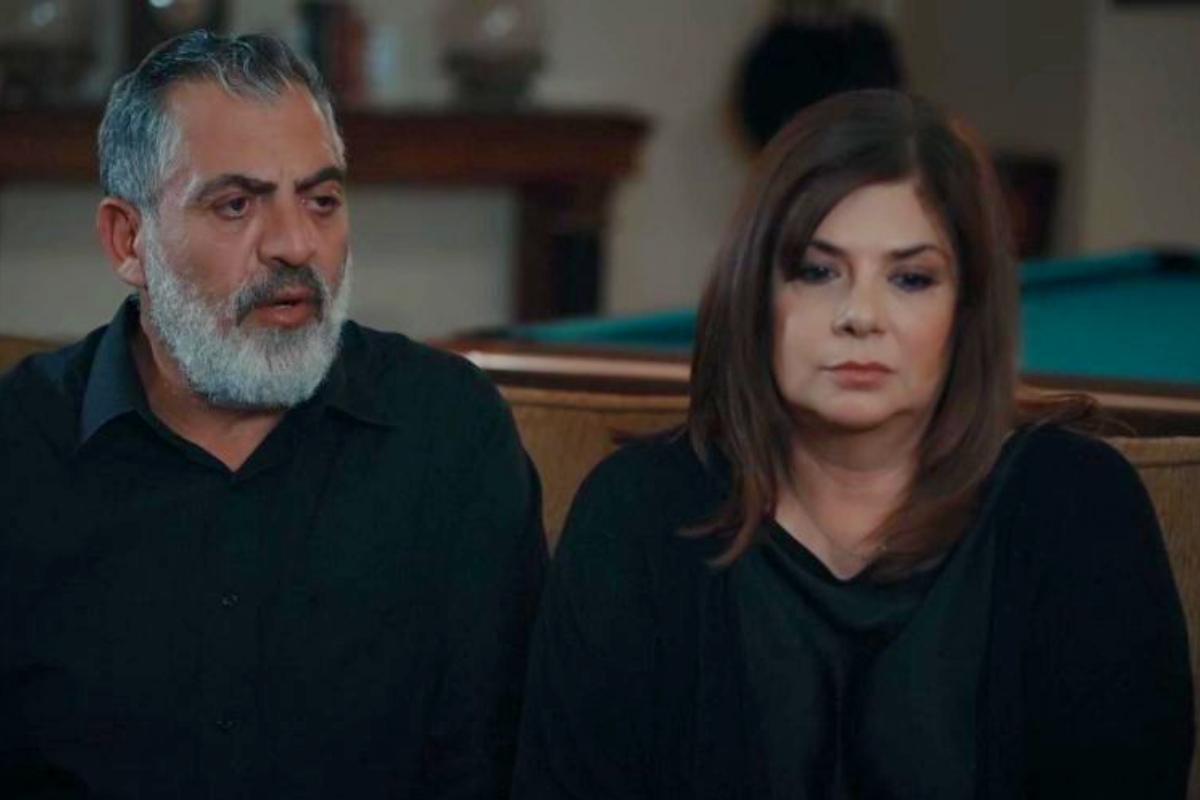 Η Γη της Ελιάς: Ο Δημοσθένης ανακοινώνει σε όλους το γάμο του