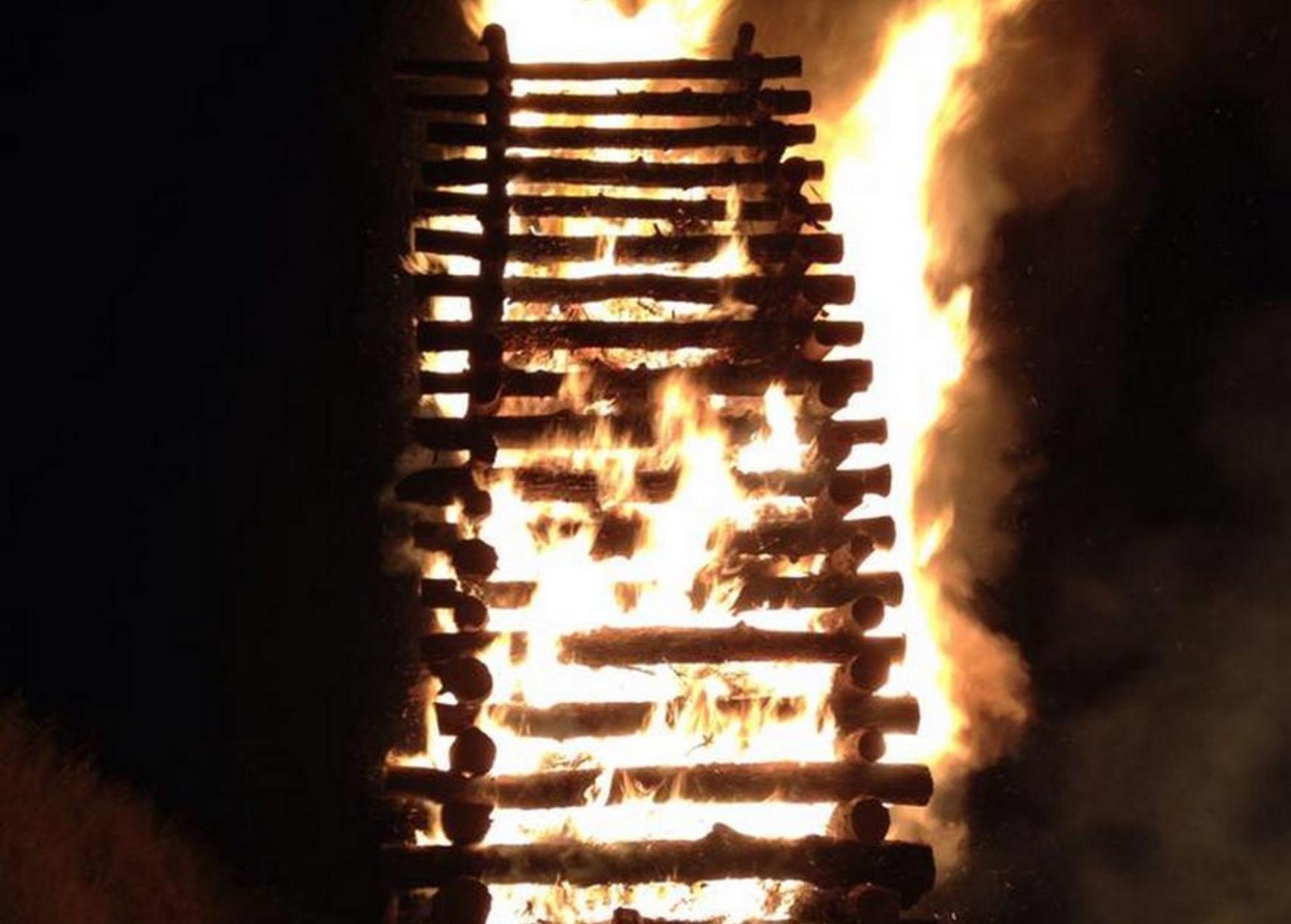 Πάσχα στη Ρόδο: Αναπαράσταση των Παθών του Χριστού και το έθιμο των «Βουρνών» αναβιώνουν στο νησί των ιπποτών