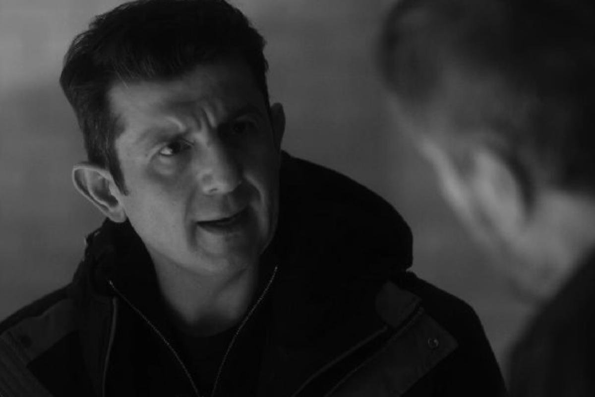 Κάνε ότι κοιμάσαι: Ο Ίκαρος μαθαίνει για το βίντεο με το παιδί του