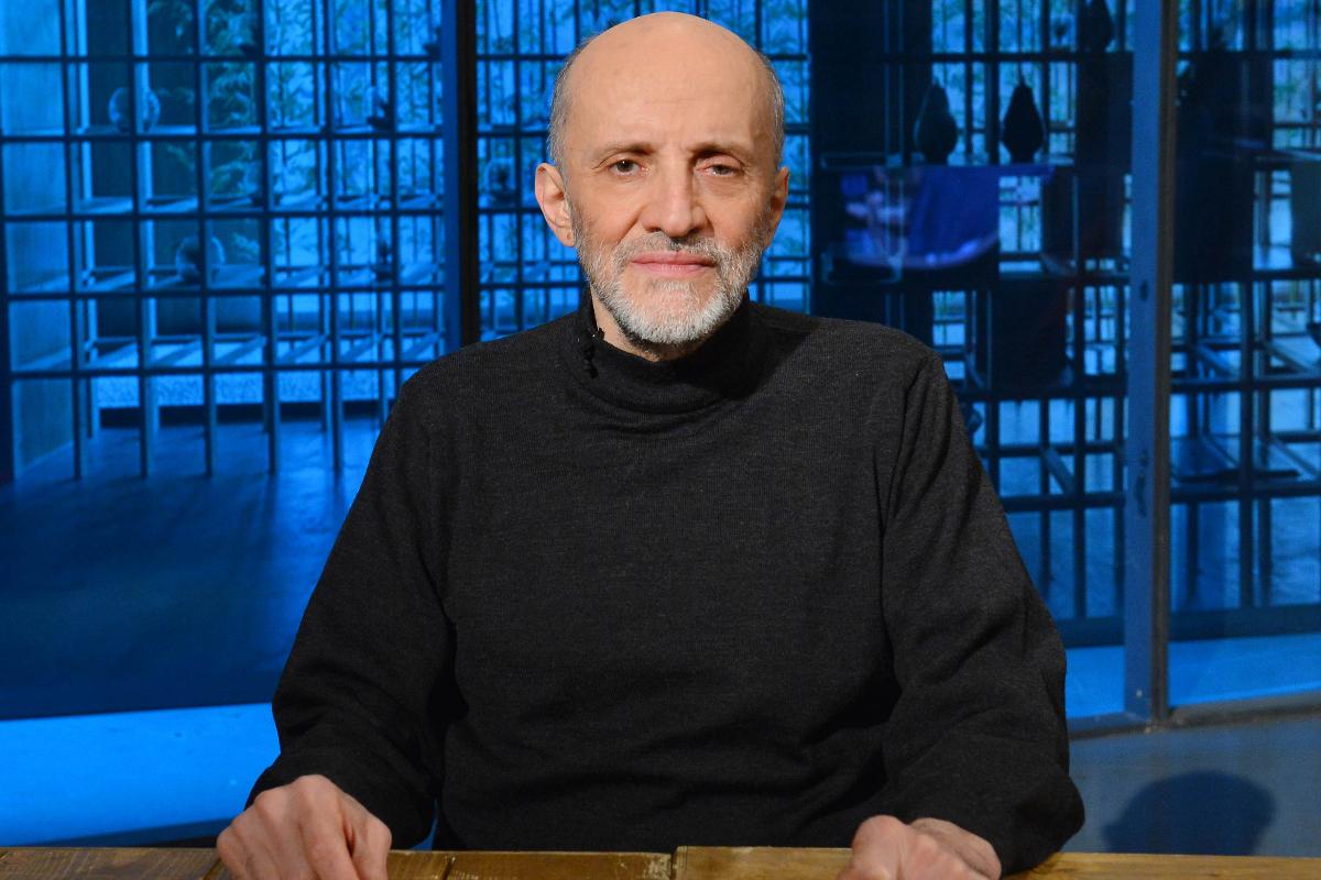 Μάνος Βακούσης: Δεν έφυγα από το σπίτι γιατί είχα μεγάλο έρωτα με τη μάνα μου