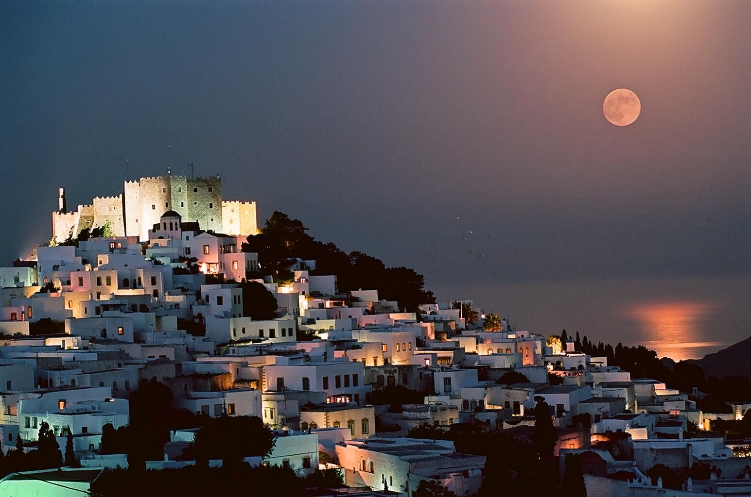 διακοπές-στη-Πάτμο-το-Πάσχα-το-νησί της Αποκάλυψης-