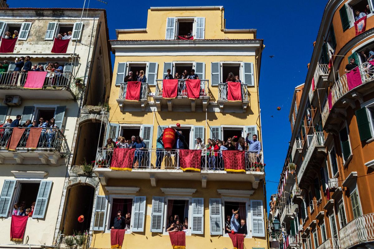 Πάσχα-στη-Κέρκυρα-διακοπές-για-όλη-την-οικογένεια-