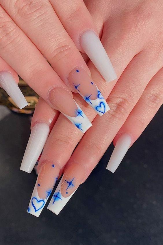 γαλλικό-μανικιούρ-με-μπλε σχέδια-σε-coffin nails-ιδέες- γαλλικό-μανικιούρ-με-μπλε σχέδια-σε-coffin nails-ιδέες-