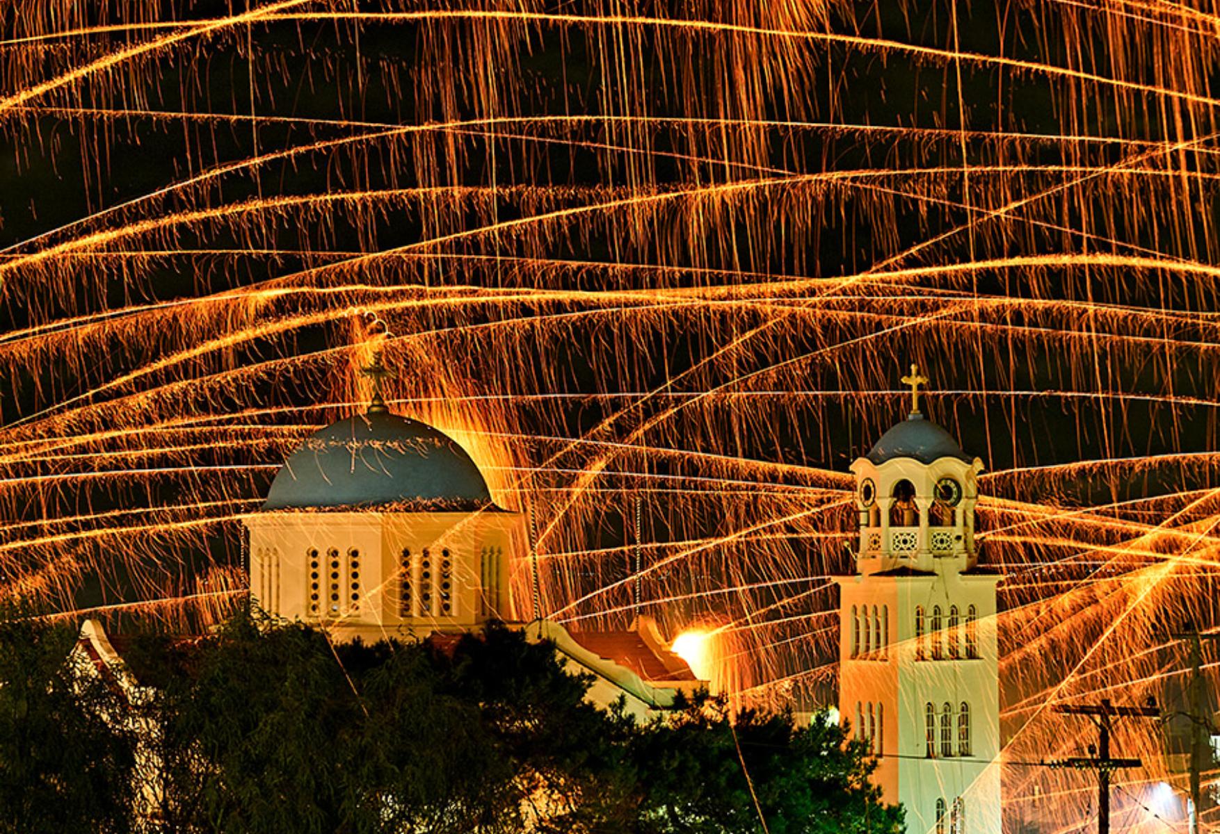 Ένα εκρηκτικό Πάσχα στη Χίο: Ο ρουκετοπόλεμος και άλλα πασχαλινά έθιμα