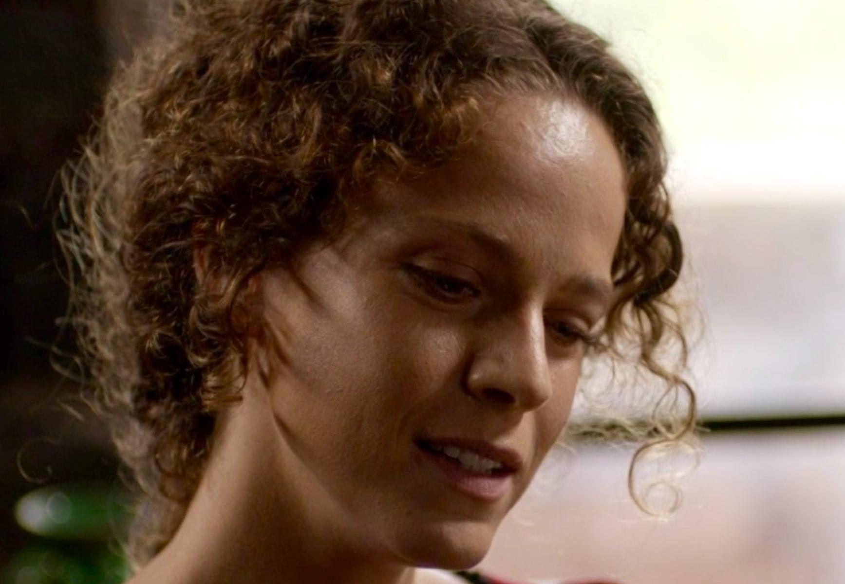 Η Μάγισσα: Δεν πεθαίνει η Θεοφανώ