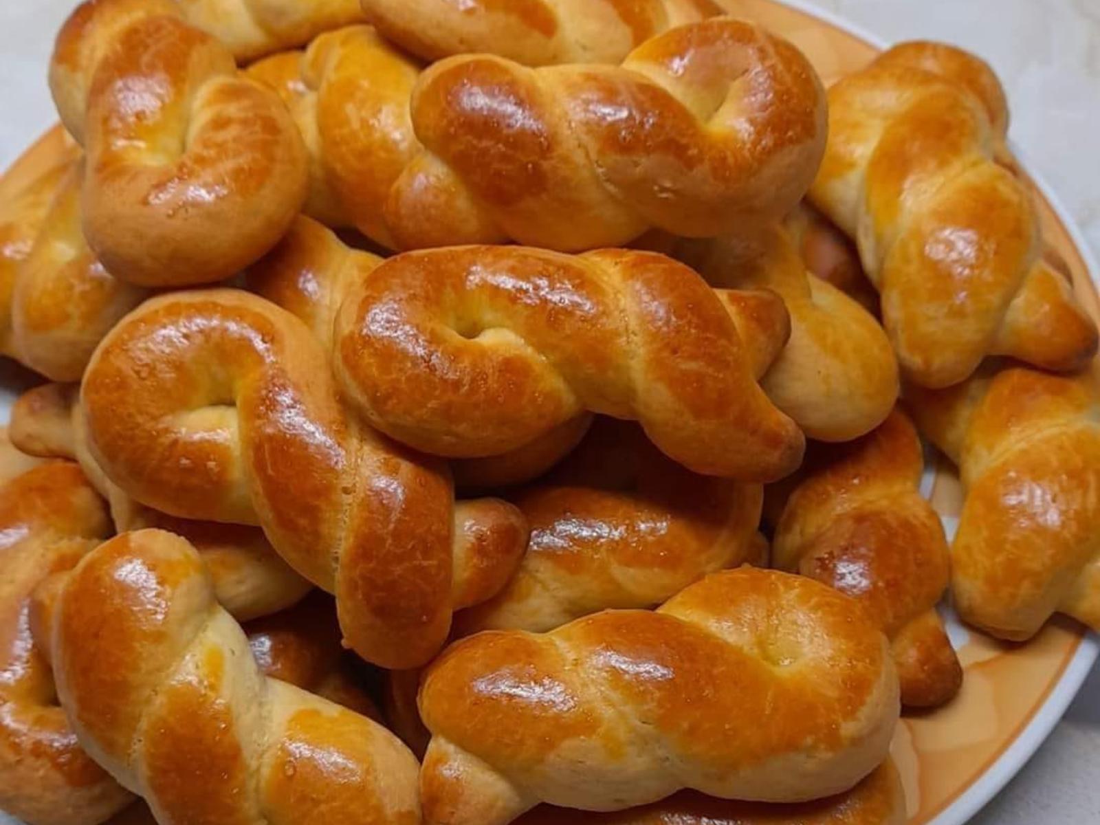 συνταγή-για-πασχαλινά κουλουράκια-χωρίς αμμωνία-σαν-τσουρέκι-της-Γκόλφως Νικολού-