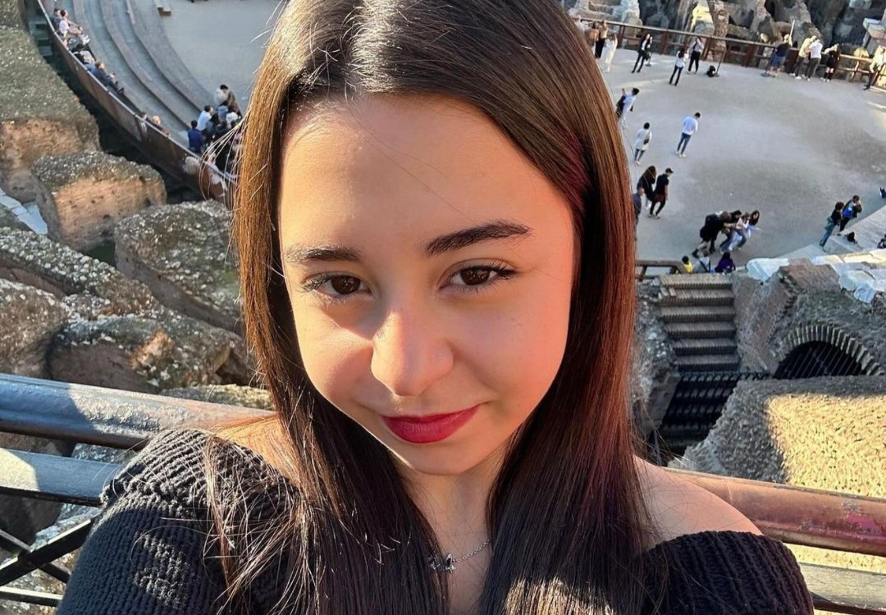 Anne: Η μικρή Μελέκ έγινε 18 – Δείτε πως είναι 9 χρόνια μετά την προβολή της σειράς