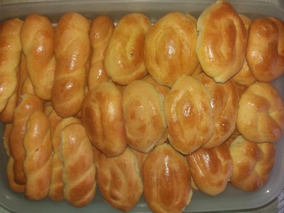 Πασχαλινά κουλουράκια με αμμωνία της Βέφας Αλεξιάδου