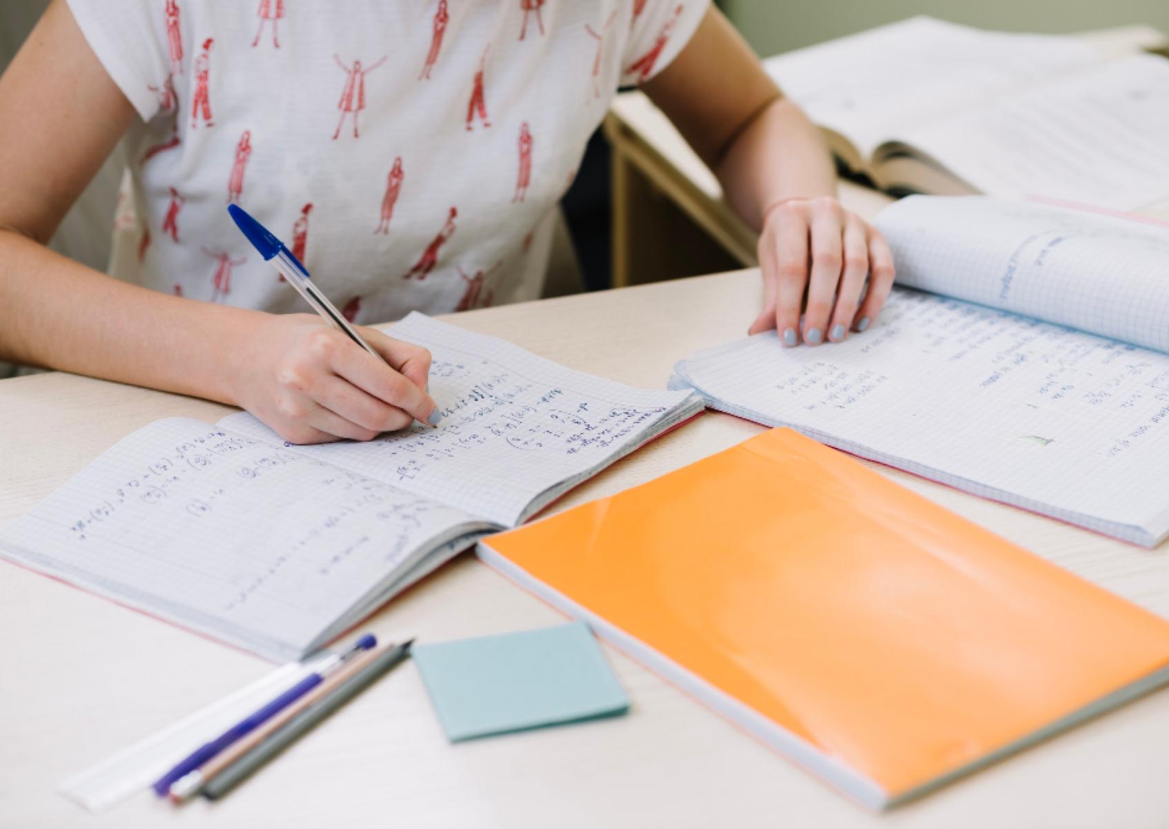 Πανελλήνιες: Συμβουλές για να βοηθήσετε το παιδί σας να κάνει  αποτελεσματικό διάβασμα