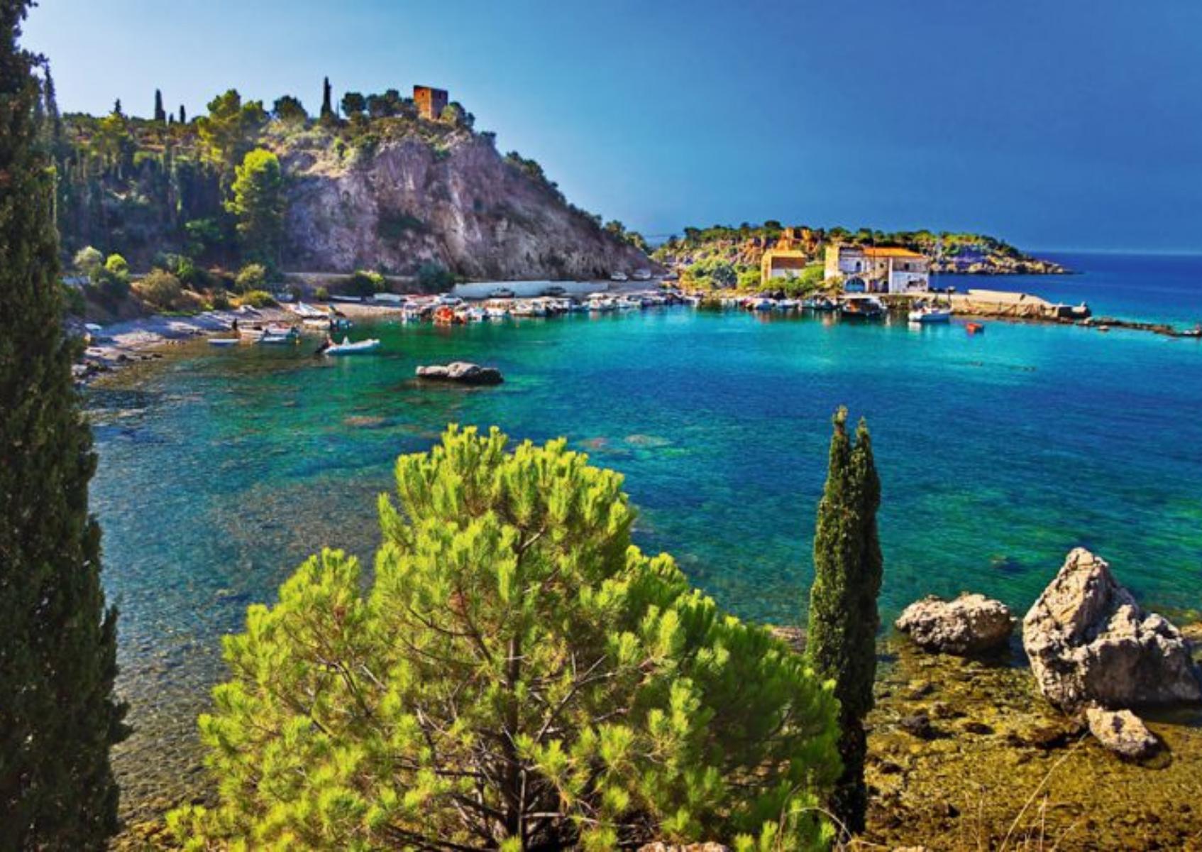 Πάσχα στην επιβλητική Μάνη: Έθιμα και παραδόσεις που ζωντανεύουν σε μια μοναδική εμπειρία που πρέπει να ζήσεις