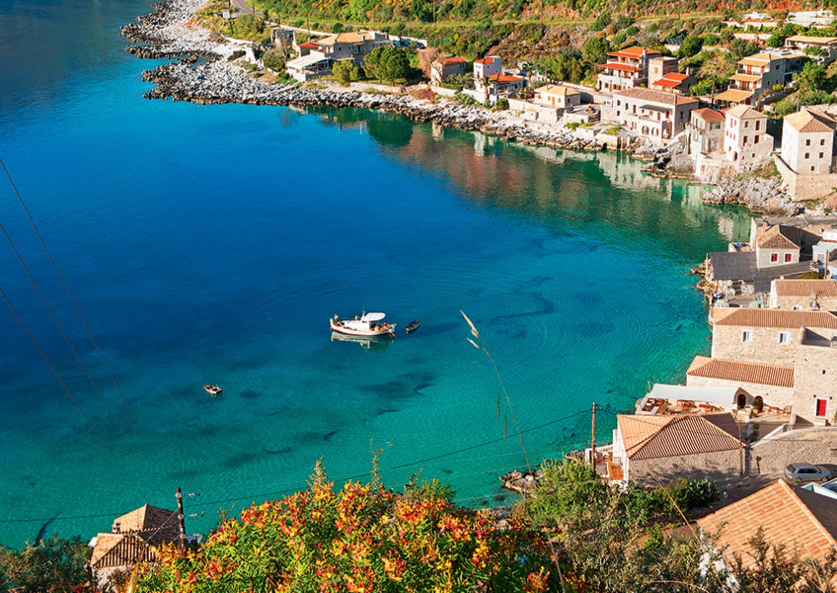 Πάσχα στην επιβλητική Μάνη: Έθιμα και παραδόσεις που ζωντανεύουν σε μια μοναδική εμπειρία που πρέπει να ζήσεις