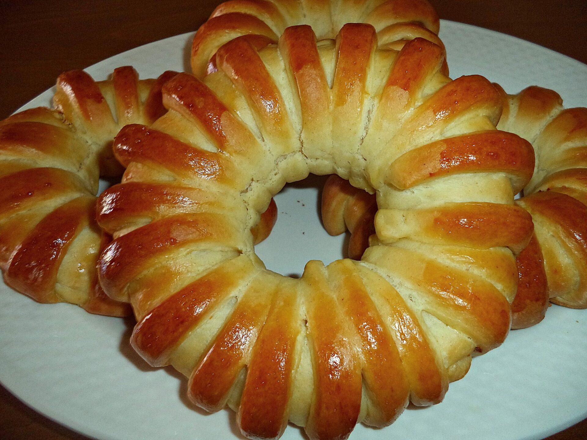 γεμιστά-κουλούρια-με-φέτα-και-λουκάνικο-συνταγή- γεμιστά-κουλούρια-με-φέτα-και-λουκάνικο-συνταγή-