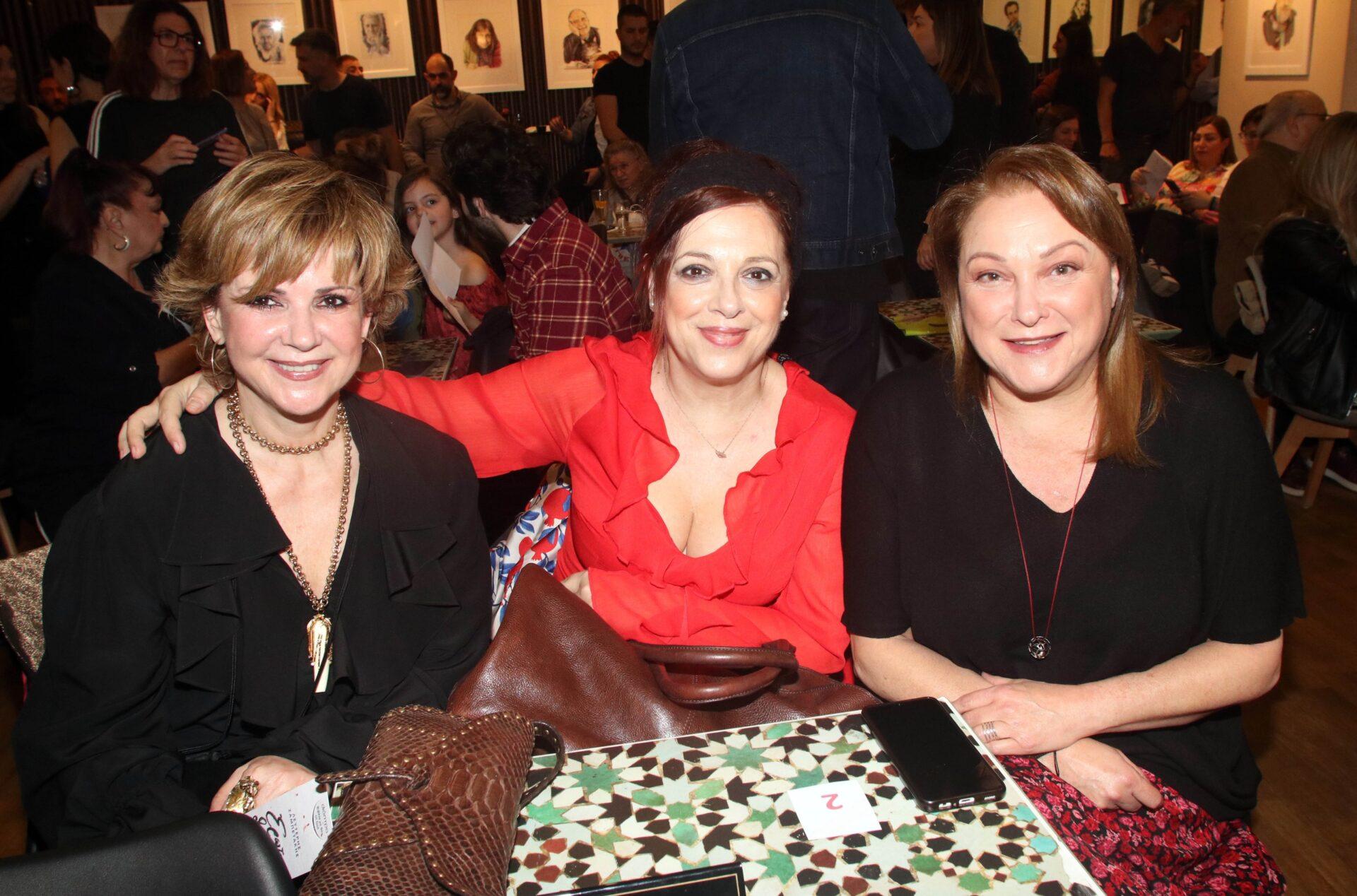 Έλενα Κατρίτση : Η σπάνια δημόσια εμφάνιση και το νεο look της