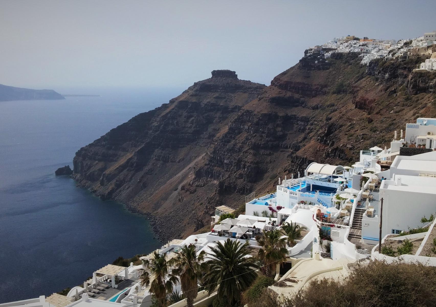 Πάσχα στη Σαντορίνη: Εκεί που τα ήθη και τα έθιμα βρίσκουν το χαμένο τους νόημα