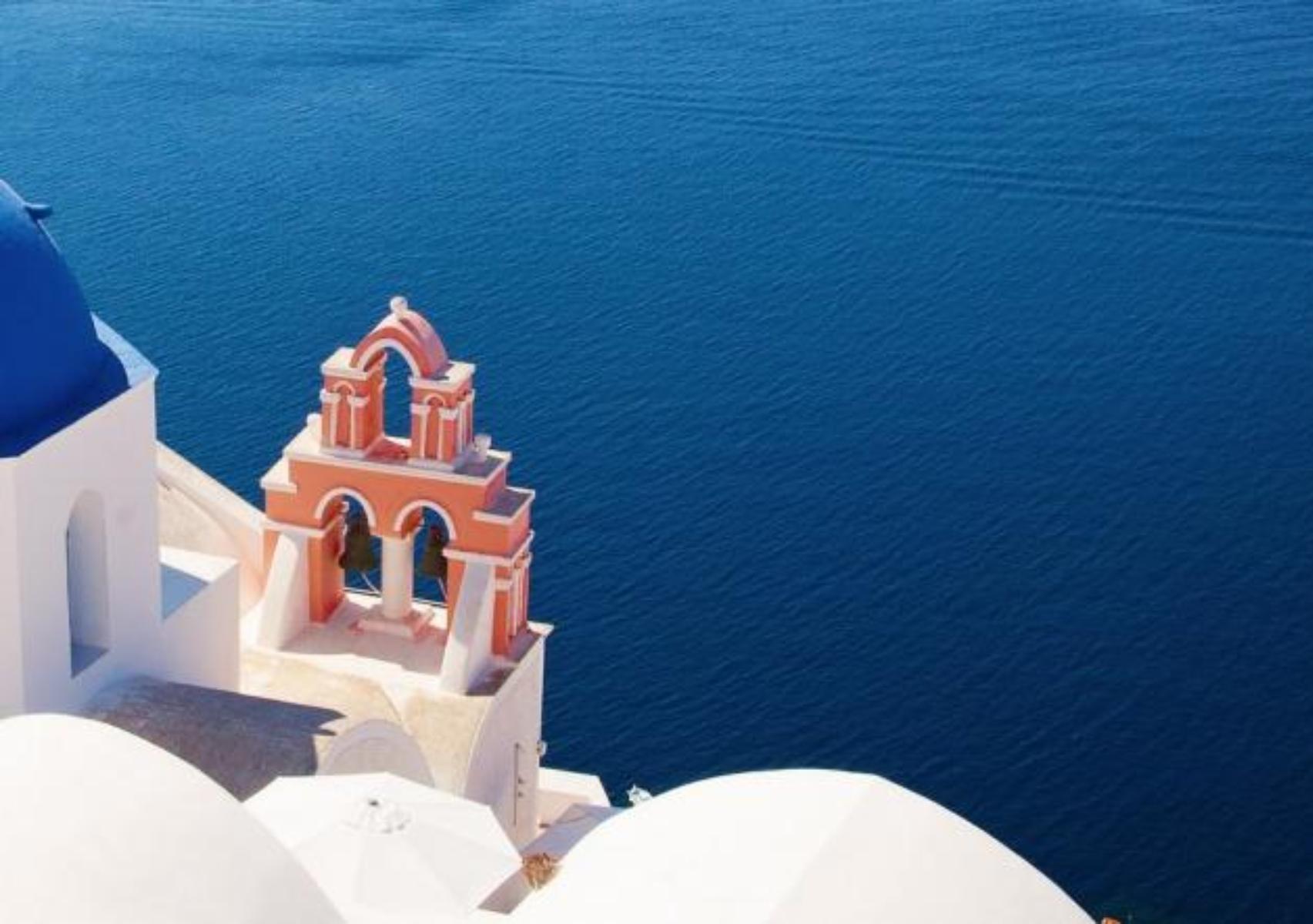 Πάσχα στη Σαντορίνη: Εκεί που τα ήθη και τα έθιμα βρίσκουν το χαμένο τους νόημα