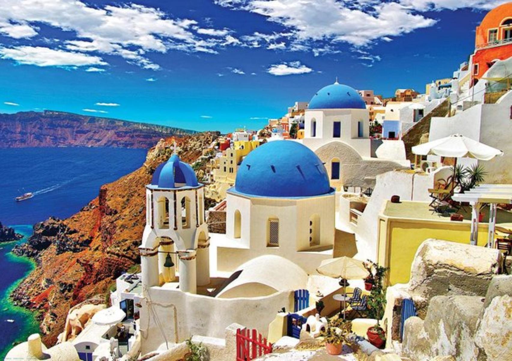 Πάσχα στη Σαντορίνη: Εκεί που τα ήθη και τα έθιμα βρίσκουν το χαμένο τους νόημα