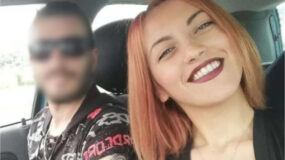 «Την σκότωσε, δεν έχει παλμό»: Ολό το βίντεο ντοκουμέντο της δολοφονίας της Κυριακής Γρίβα έξω από το ΑΤ