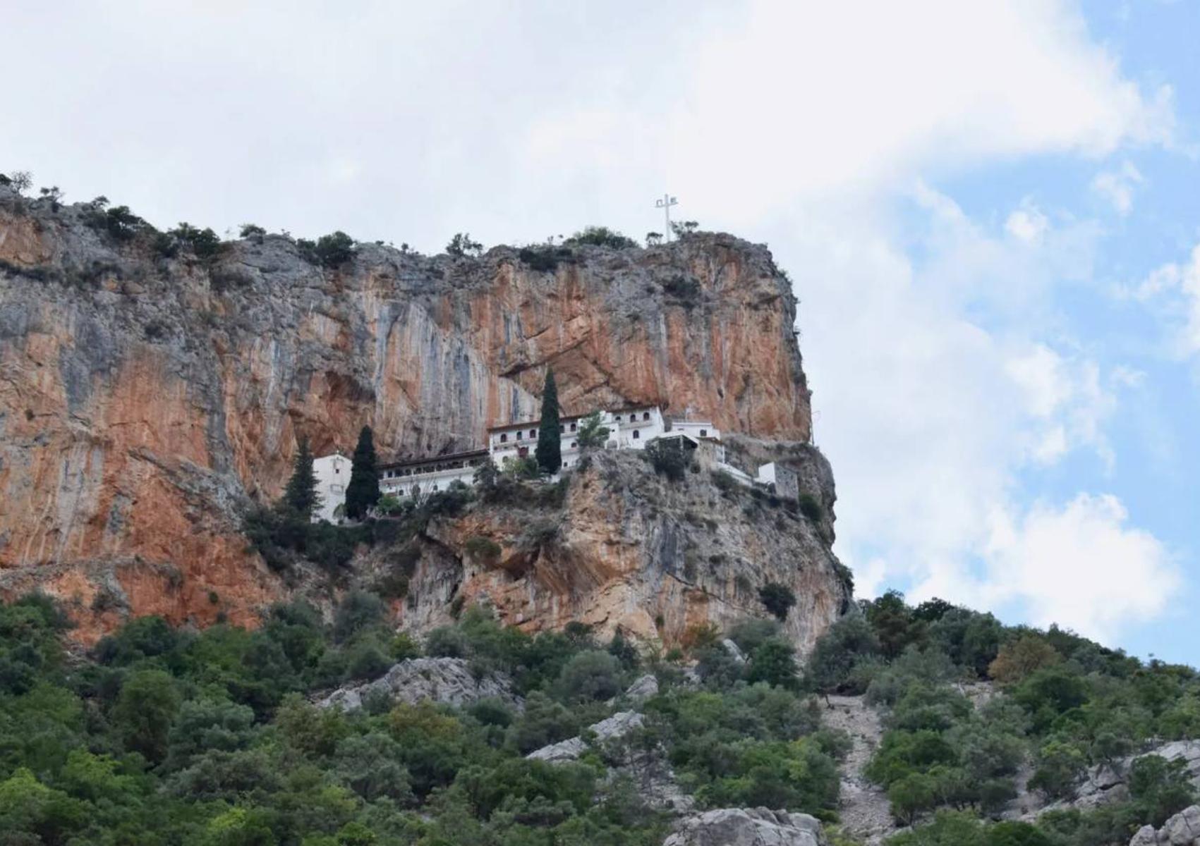Πάσχα στο Λεωνίδιο Αρκαδίας: Ένα παραμυθένιο σκηνικό με τα φαντασμαγορικά φλεγόμενα αερόστατα