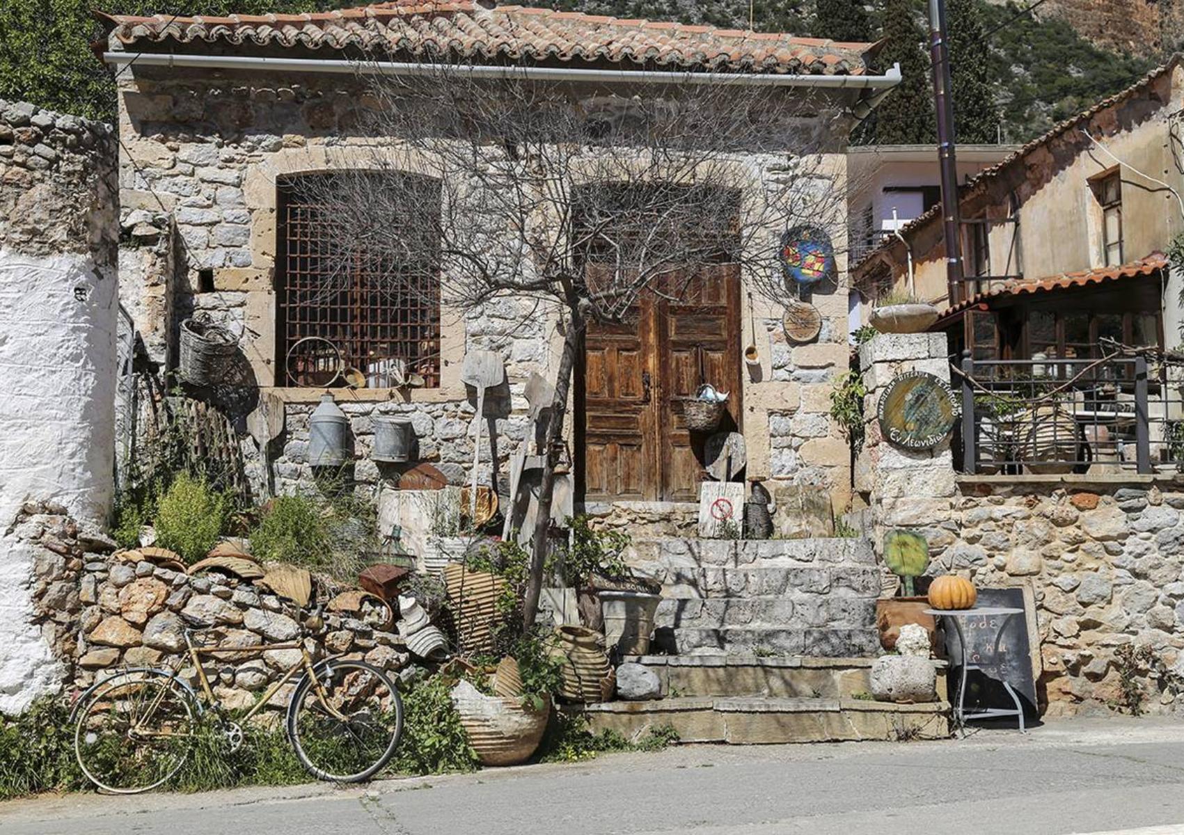 Πάσχα στο Λεωνίδιο Αρκαδίας: Ένα παραμυθένιο σκηνικό με τα φαντασμαγορικά φλεγόμενα αερόστατα