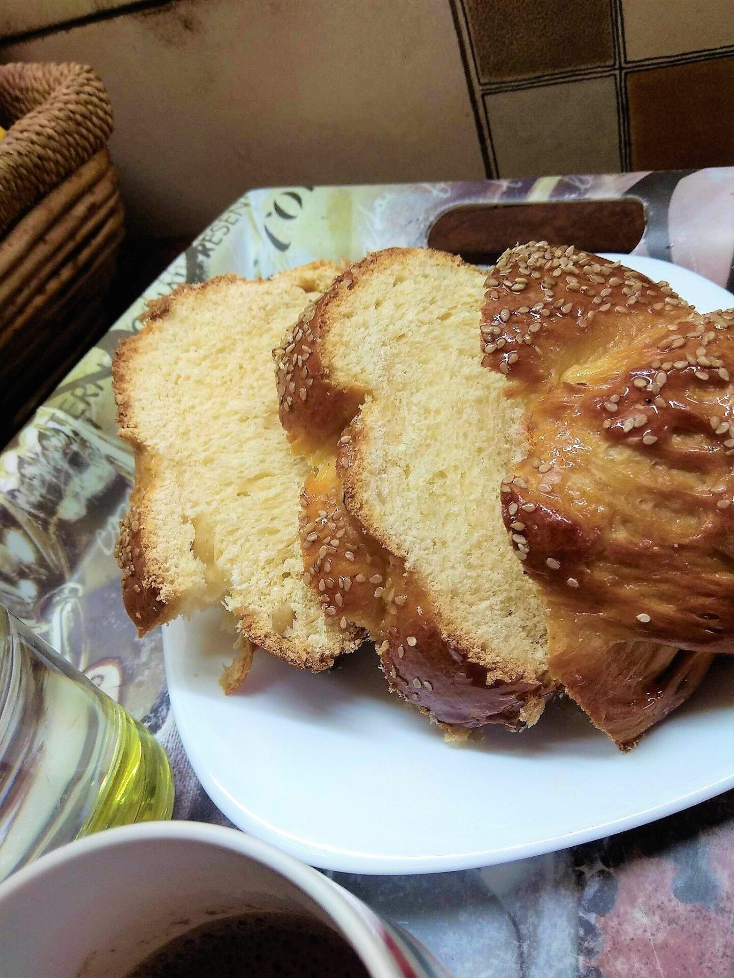 νηστίσιμα-τσουρέκια-με-γάλα αμυγδάλου-συνταγή- νηστίσιμα-τσουρέκια-με-γάλα αμυγδάλου-συνταγή-