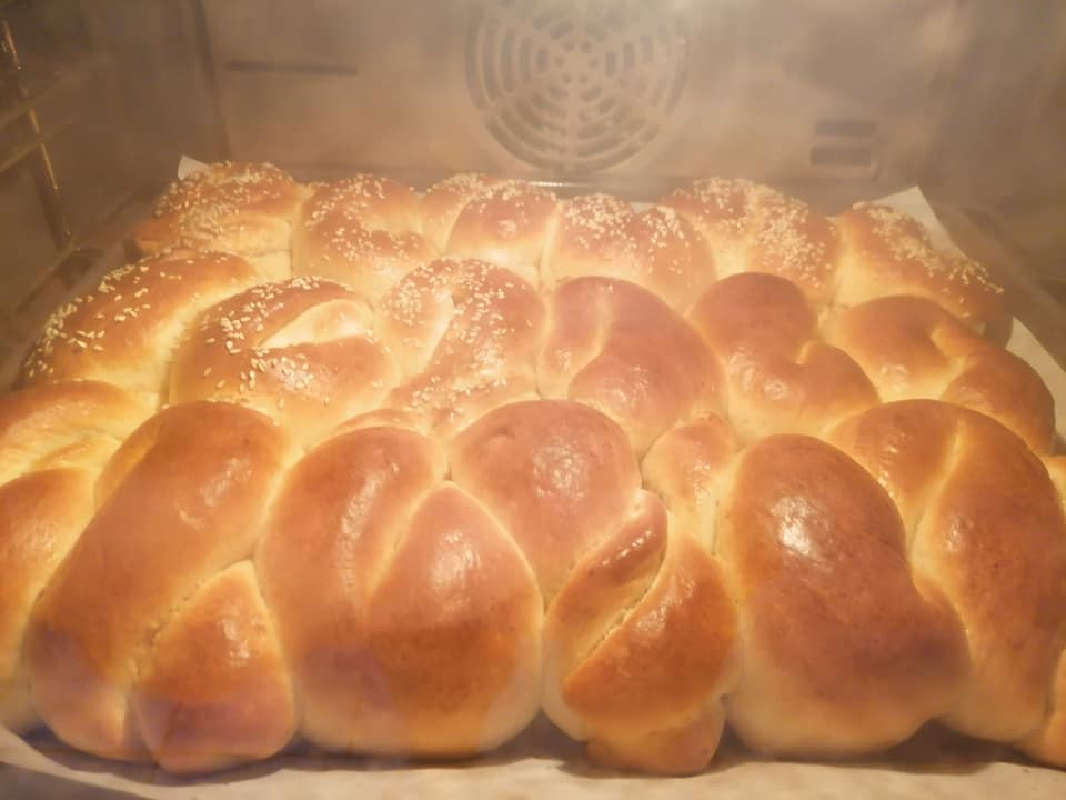 ατομικά-φουσκωτά-τσουρέκια-με-σοκολάτα-συνταγή- ατομικά-φουσκωτά-τσουρέκια-με-σοκολάτα-συνταγή-