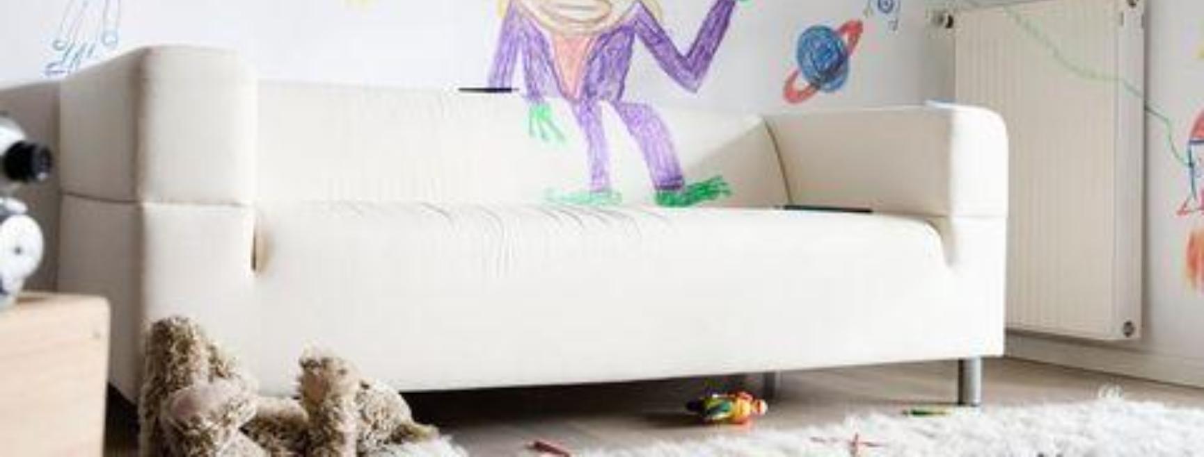 Λεκέδες από στυλό και μαρκαδόρους στα έπιπλα: Πως να τα κάνετε να αστράφτουν σαν καινούρια 