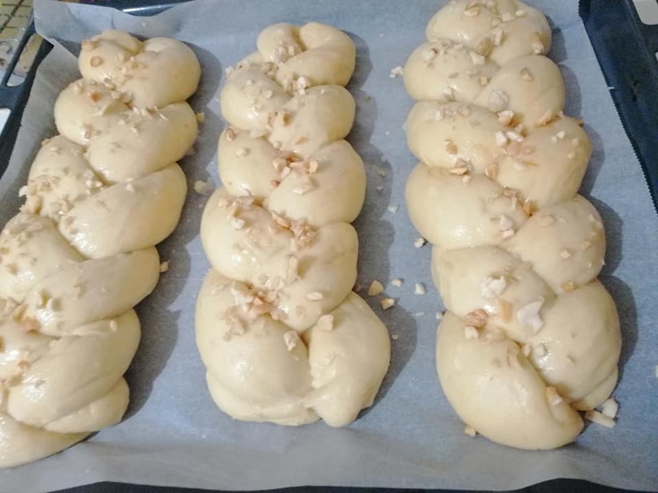 τσουρέκια-με-ζαχαρούχο γάλα-για-το-Πάσχα 2024-συνταγή- τσουρέκια-με-ζαχαρούχο γάλα-για-το-Πάσχα 2024-συνταγή-