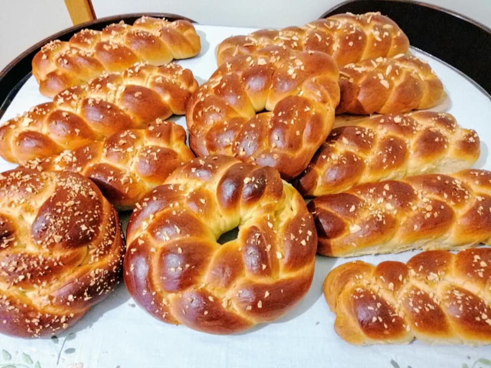 τσουρέκια-με-ζαχαρούχο γάλα-για-το-Πάσχα 2024-συνταγή-