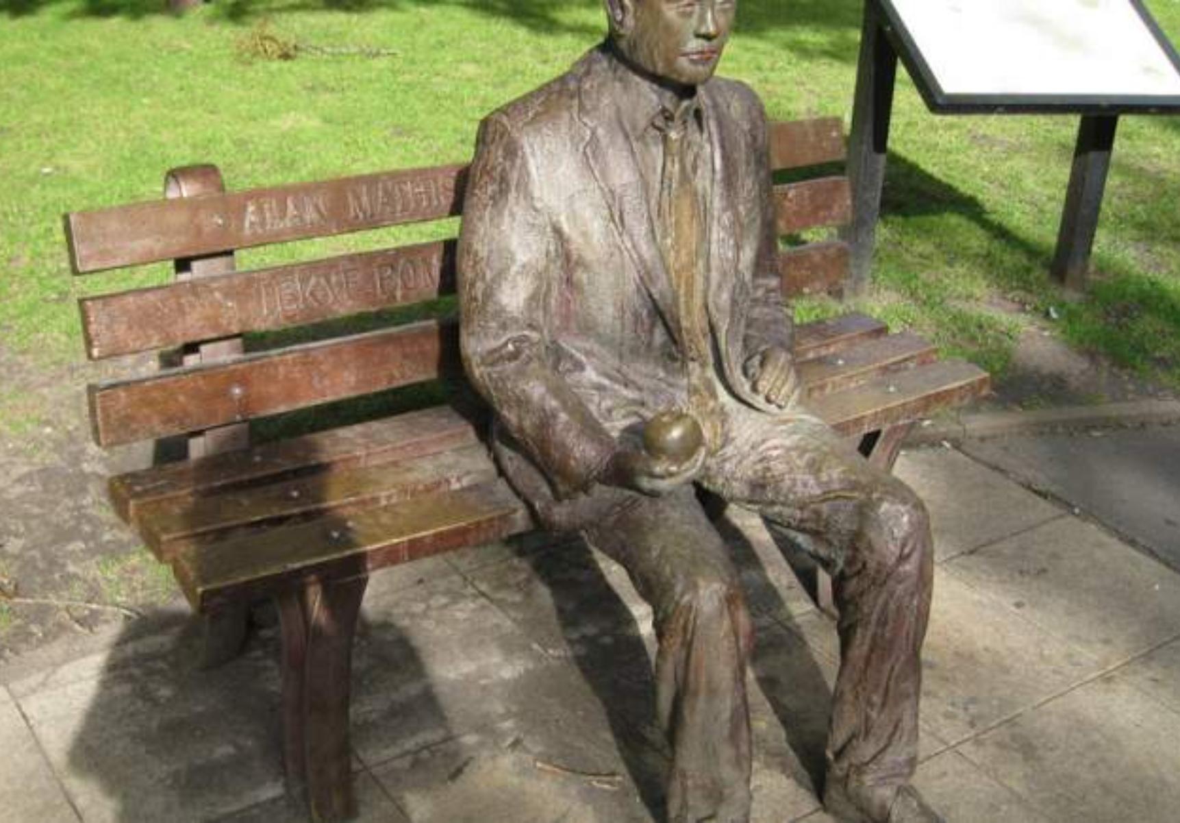 Alan Turing: Η ιστορία του ανθρώπου που γέννησε τους υπολογιστές