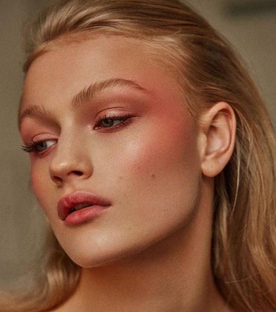 ροδακινί μακιγιάζ-τάσεις-Άνοιξη-Καλοκαίρι-2024-μακιγιάζ-ιδέες- ροδακινί μακιγιάζ-τάσεις-Άνοιξη-Καλοκαίρι-2024-μακιγιάζ-ιδέες-