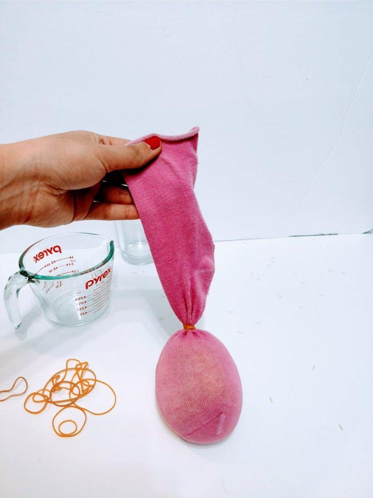 πασχαλινή-κατασκευή-για-παιδιά-με-κάλτσα-