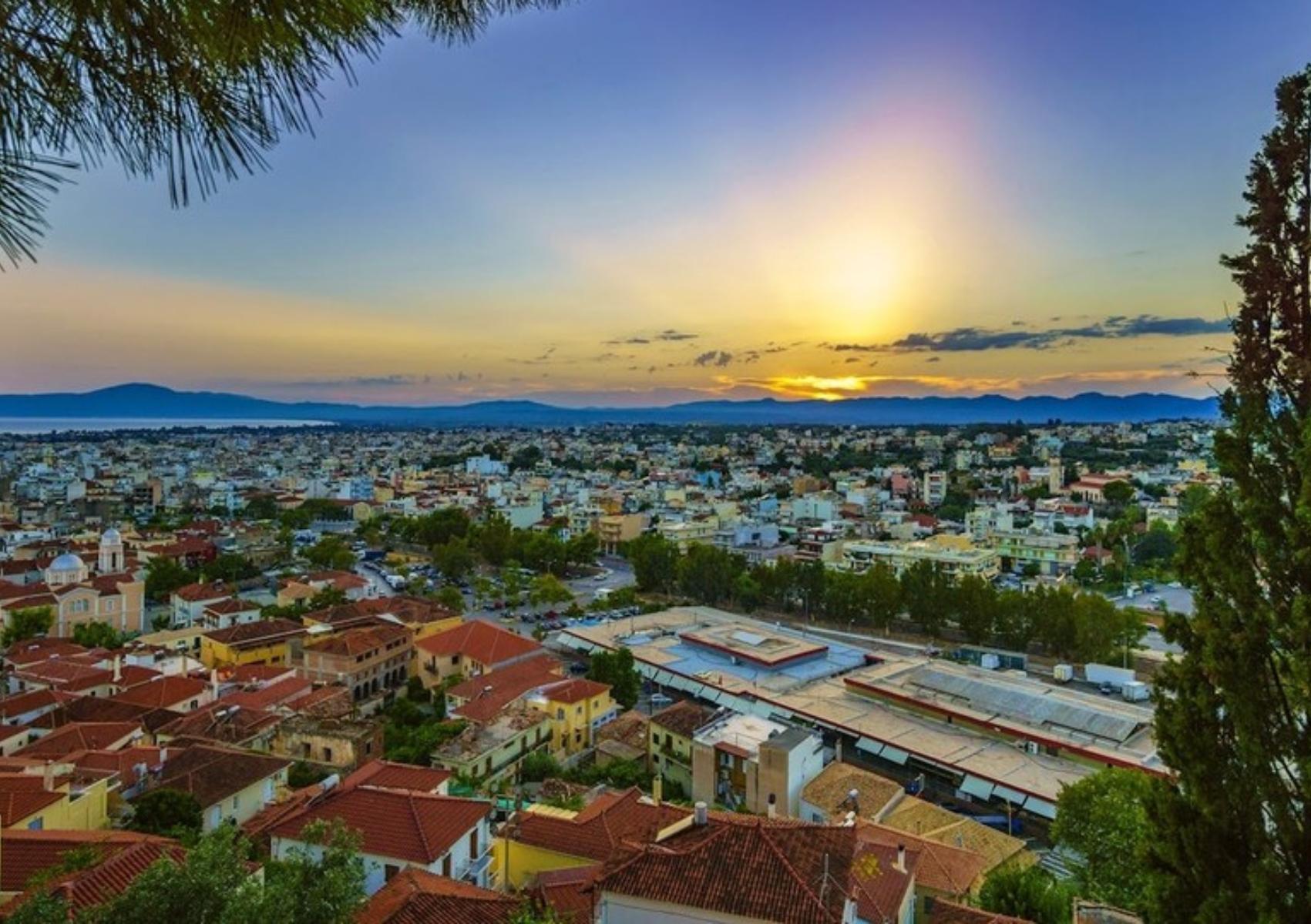 Καλαμάτα: Το παραδοσιακό Πάσχα στην αρχόντισσα της Μεσσηνίας και το έθιμο του Σαϊτοπόλεμου