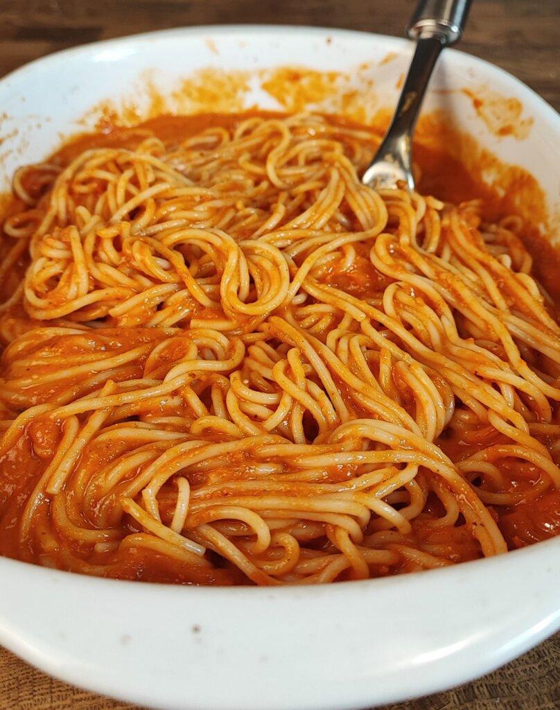 σαρακοστιανή-σάλτσα-για-μακαρονάδα φούρνου-συνταγή-